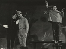 Henryk Borowski (Kapitan Barberis), Tadeusz Pluciński (Sierżant Caquot), Wiesław Michnikowski (Vasco, fryzjer)<br/> fot. Edward Hartwig