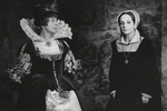 Halina Mikołajska (Elżbieta - królowa Anglii), Zofia Mrozowska (Maria Stuart, królowa Szkocji)<br/> fot. Edward Hartwig
